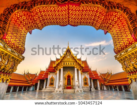 The Bangkok Marble Temple, Wat Benchamabophit Dusit wanaram.  Bangkok, Thailandia. Royalty-Free Stock Photo #1043457124