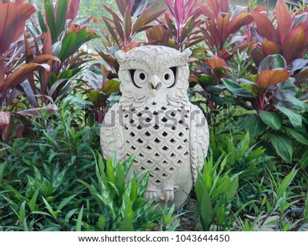 Statue of owls