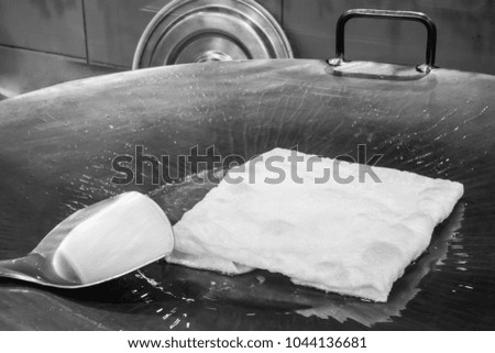 Roti fry in hot pan