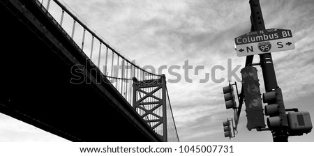 Black and white view of the Ben Franklin Bridge, Philadelphia USA 