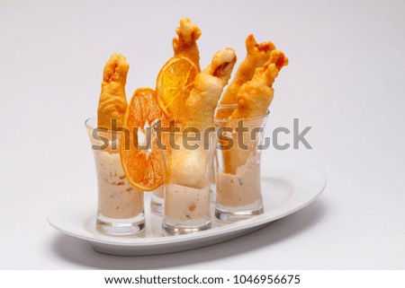 Shrimps tempura with sauce 