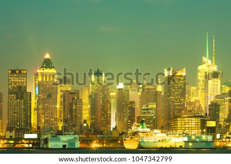 Skyline of midtown Manhattan, New York City, NY, USA