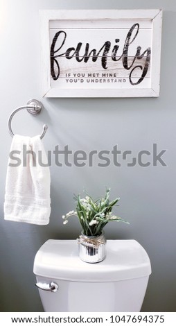 Bathroom decorations with a simple, yet elegant idea. 
