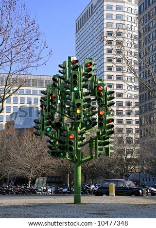 Confusing traffic lights in Canary Wharf, London