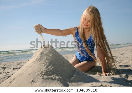 	Child playing on beach