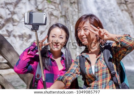 Middle japanese woman to the tourism