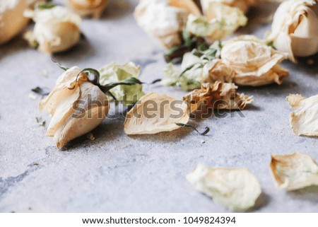 Dried rose petals