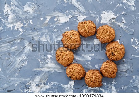 Top view close-up picture of tasty cookies on the cutting board, shallow depth of field, selective focus