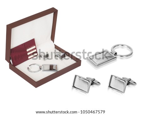 A simple and efficient sliver steel key ring set in a gift box. Designed to hook quickly on and off your belt loop, yet small enough to fit comfortably in your pocket.
