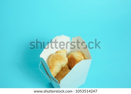 Image to buy croissant for, Image of the cash register of the bakery, etc.