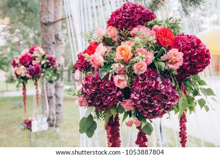 Wedding floral decorations.