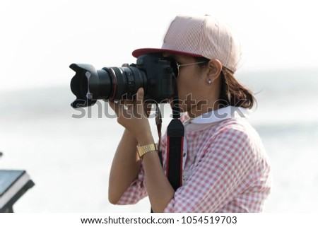 A photographer or photographer is a person skilled in photography using a camera. May be classified as an artist. Because the photographer can place elements.
