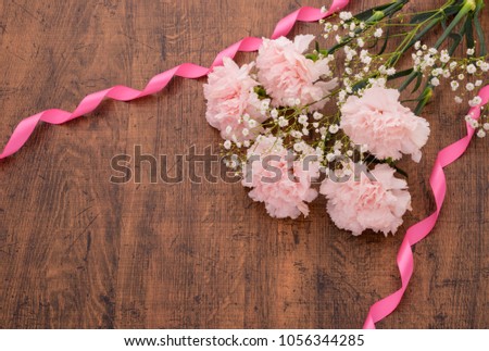 Mother's Day, Carnation, a picture of the gift