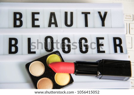 LIghtbox with the words beauty blogger