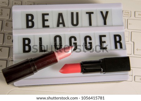LIghtbox with the words beauty blogger