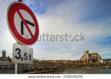 Road sign: restriction of right turn for cars with weight more than 3,5t, Auxerre