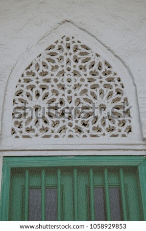 Oriental ornament above door 