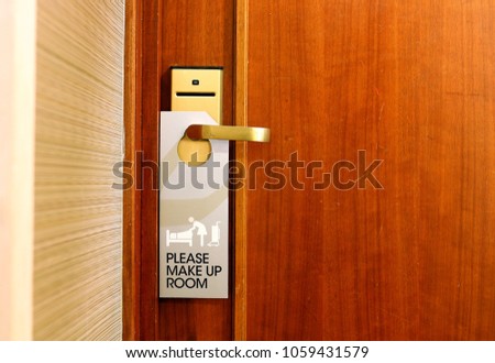 Please make up room sign on door