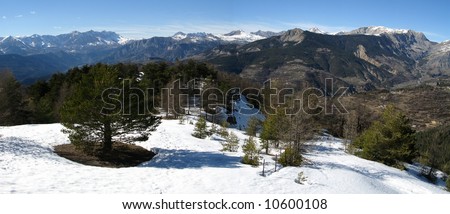 A sight on the Alps, from the ski resort  of Valberg, in the maritime Alps, France Royalty-Free Stock Photo #10600108