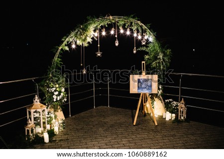 Light bulb decor in outdoor party