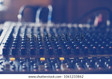 sound check for concert, Mixer control
