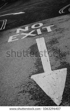Arrow indicating the exit 