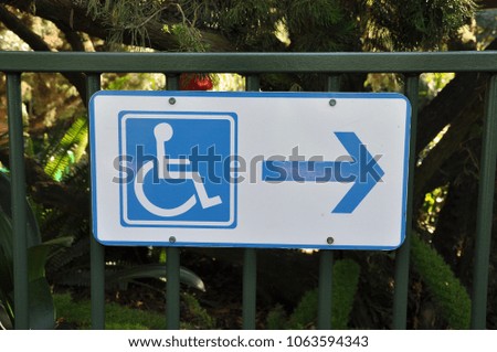 Handicapped person's way sign