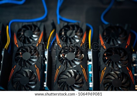 Details of building a mining rig, gpu cards, mainboard and computer used for bitcoin cryptocurrency