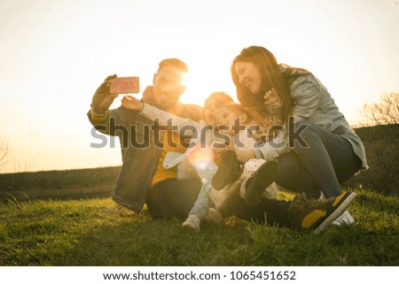 Lets take a group self portrait. Family time. 
