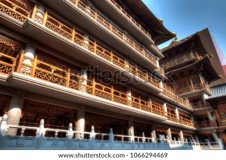 The Mahavira Hall and Jing´an Silver Buddha - Shanghai