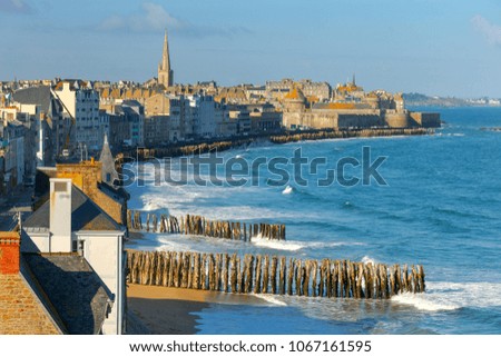 Saint Malo. The city embankment at dawn.