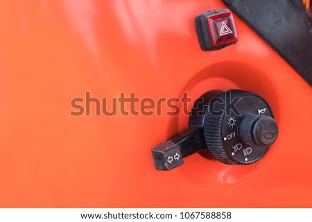 Tractor horn with electric system.