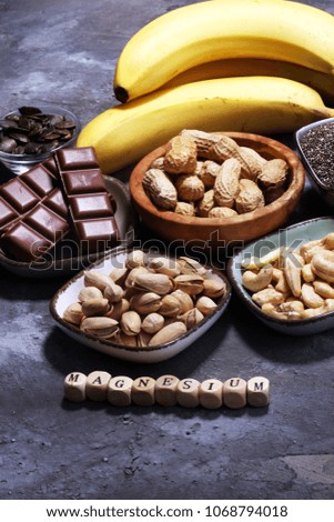 Products containing magnesium: bananas, pumpkin seeds, cashew nuts, peanuts, pistachios, dark chocolate and sesame seeds