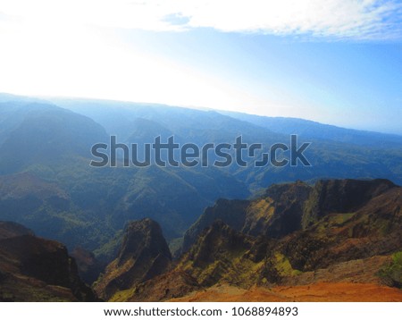 hiking mountain range in kauai