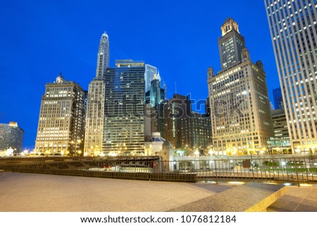 Buildings on Wacker Drive on the shore of Chicago River, Chicago, Illinois, USA