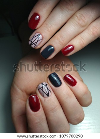 Beautiful nails with geometric design.