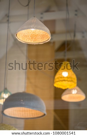 Lamps used to decorate the shop (restaurants, cafes, bakery) to make the shop look beautiful and sit. Enhance your current business selling point.