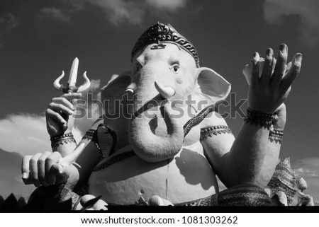 Giant Ganesha Statue  [  Ganesha Park  in Nakhon Nayok Province ,  thailand  ]    