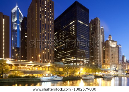Buildings at Chicago river shore, Chicago, Illinois, USA