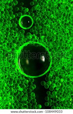 Bubbles between green sand