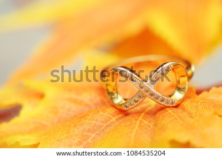 diamond ring infinity symbol