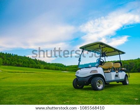 golf car on the golf course