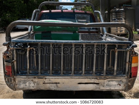 lid off pickup truck