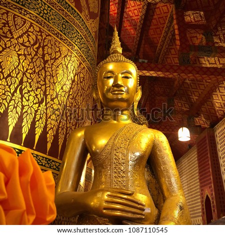 Golden Buddha in wat phananchoeng ayutthaya Thailand