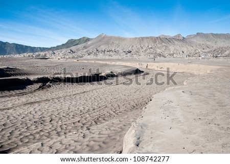 Sand pattern of volcano Mountain Bro mo , indonesia