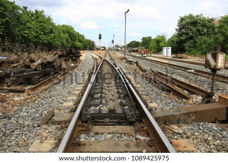 Railroad tracks and glavel