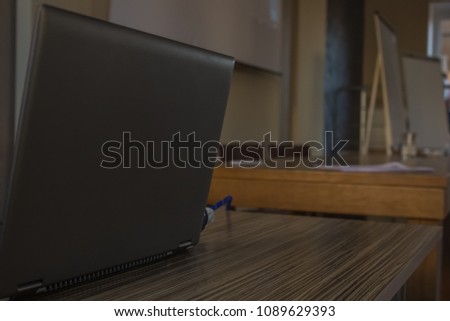 laptop in office with nobody