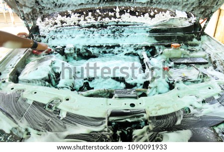 
Engine maintenance ,Open the bonnet, spray up foam, clean the engine. Before you clean it. Then wash off the stains.