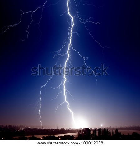 Huge bolt of lightning hits small town