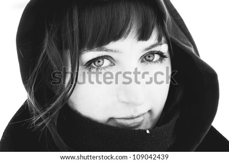 An image of girl posing outdoor in winter